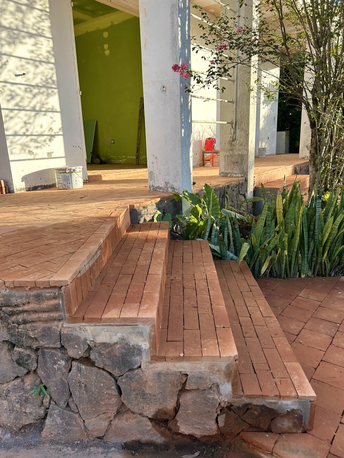 b966061f-8721-4dce-a9bc-373981ba41f5